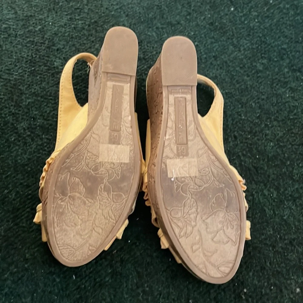 American Eagle Yellow Wedges Size 6.5